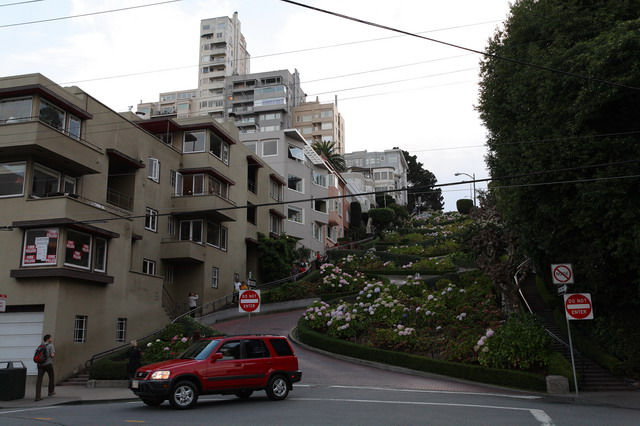 City. Lombard St. 30%