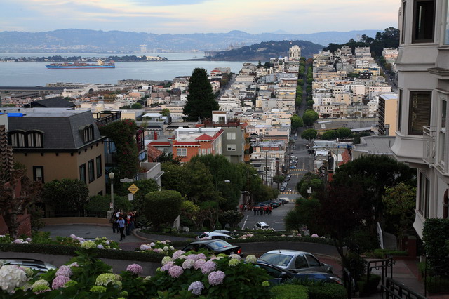 City. Lombard St. 30%