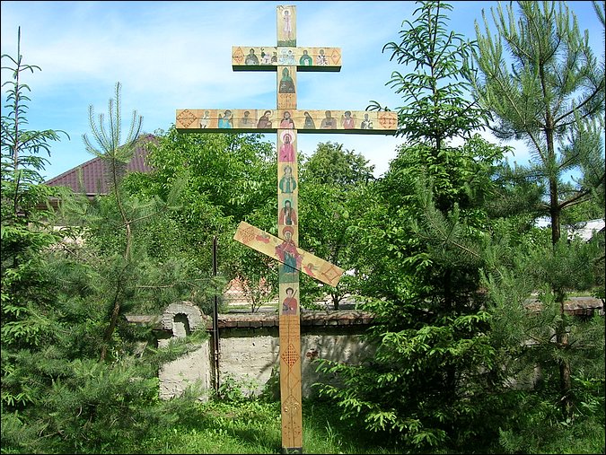 22-krzyz przy cerkwii we Wlodawie.JPG